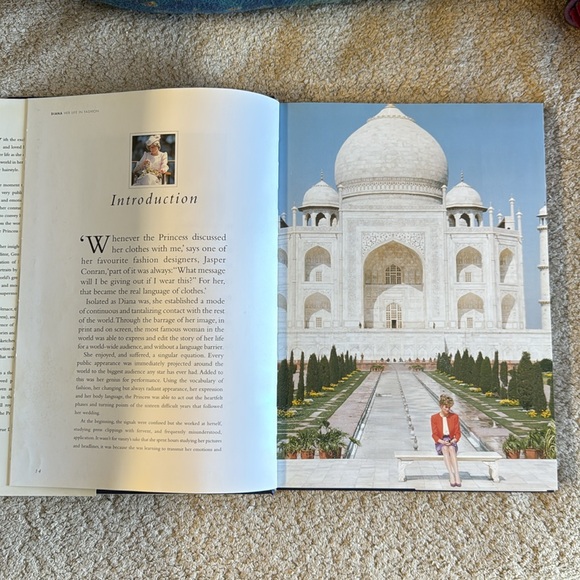 Princess Diana, her life in fashion coffee table book - Picture 2 of 9